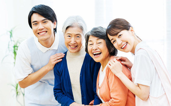 介護職・ヘルパーとして働く! 仕事内容や必要なスキル