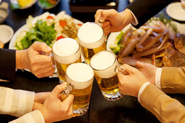 行く? 行かない?会社の「飲み会問題」解決法