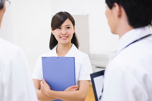 20代、30代の「医療・介護職」のみなさん、100人に聞きました!「仕事のやりがい」「苦労・悩み」「人間関係のストレス」リアル調査