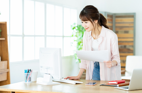 テレワークのメリットとは?テレワークで働く際のポイントを解説