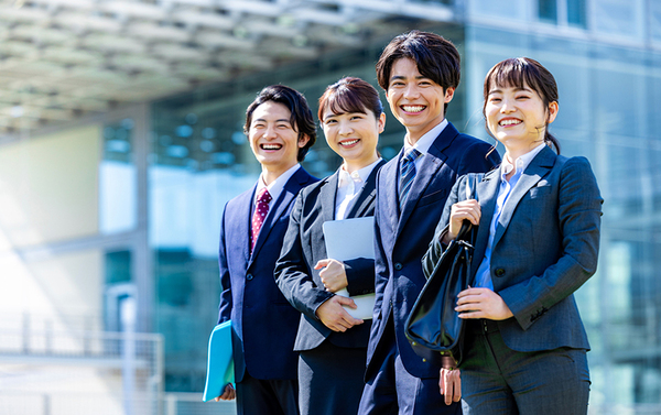人材派遣とは?知っているようで知らない仕組みと役割を解説