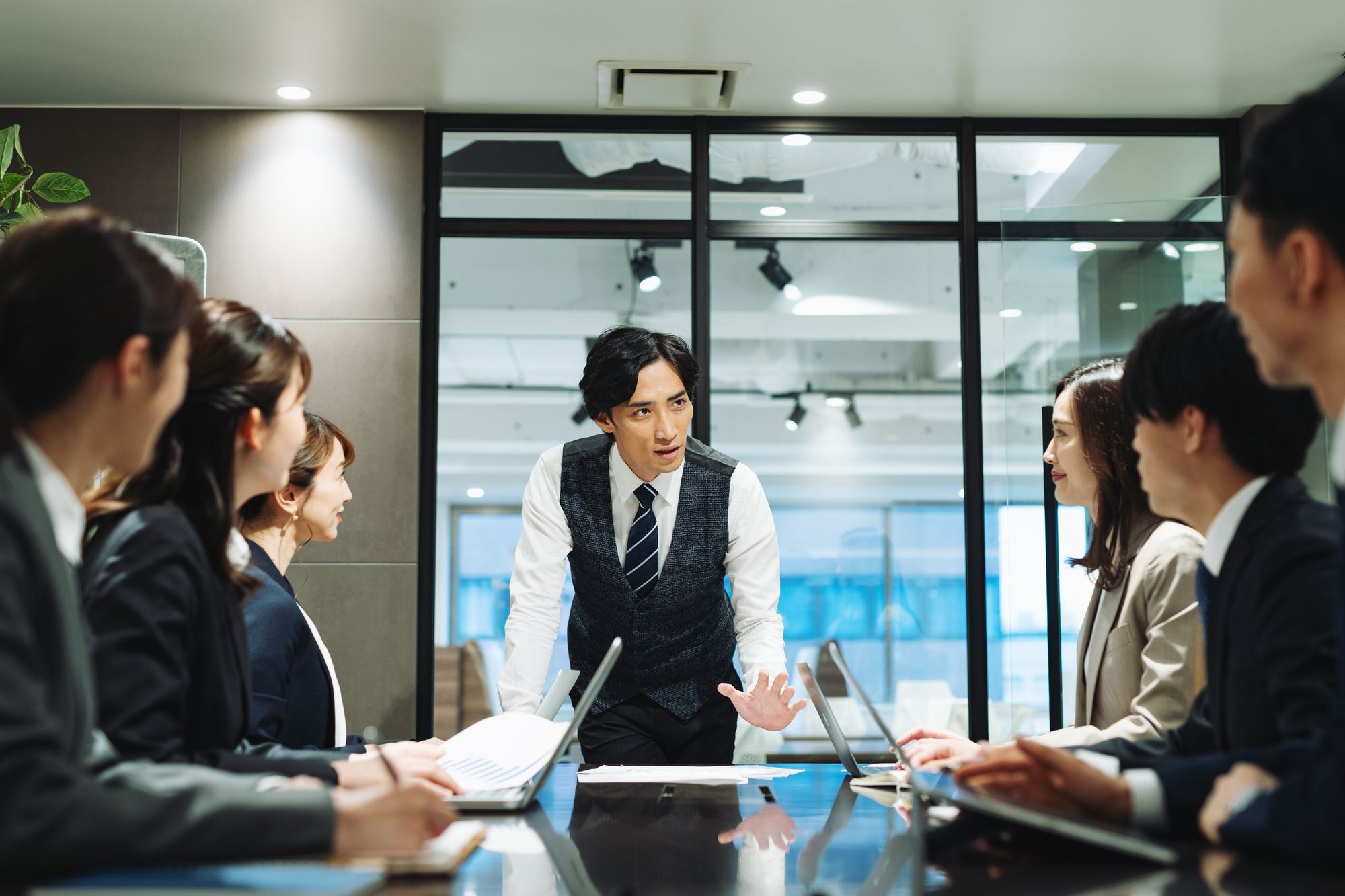 リーダーシップとは? 理論や種類、スタイルとリーダーシップのある人の特徴を紹介_1