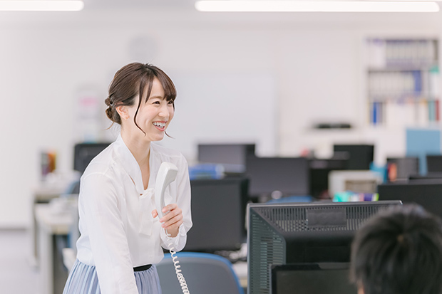 例文付き 電話応対の基本マニュアル マナーとコツをおさらい 人材総合サービスのお仕事なら スタッフサービス