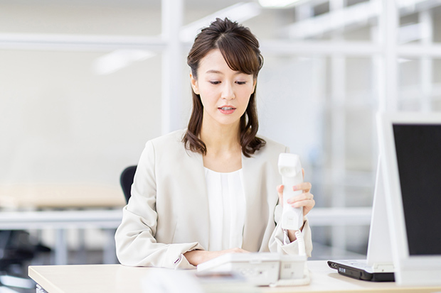 例文付き 電話応対の基本マニュアル マナーとコツをおさらい 人材総合サービスのお仕事なら スタッフサービス