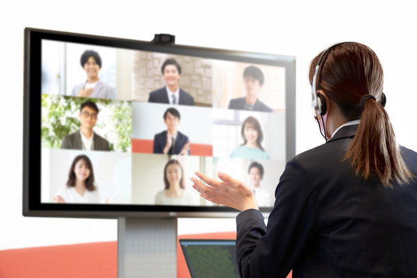 「テレワーク」と「出社勤務」お互いのことをどう思っている?本音調査で見えてきた、働き方の不安とコミュニケーション術