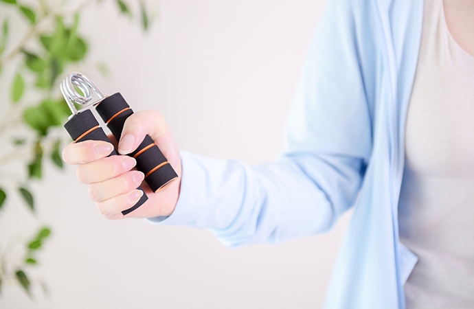 運動不足解消!デスクワークで座りながらできるカンタン筋トレ_2_4