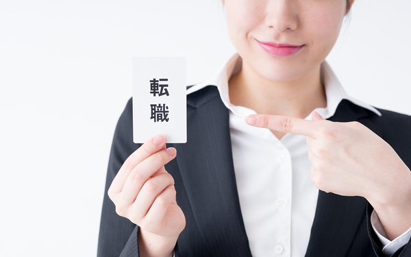 飲食から異業種に転職したい!飲食業の経験を活かせる職種や業界とは?