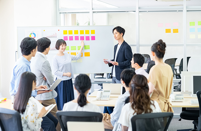 職場の フレネミー女子 に気をつけて ターゲットにならないための対処法 人材総合サービスのお仕事なら スタッフサービス 職場の フレネミー女子 に気をつけて ターゲットにならないための対処法 人材総合サービスのお仕事なら スタッフサービス