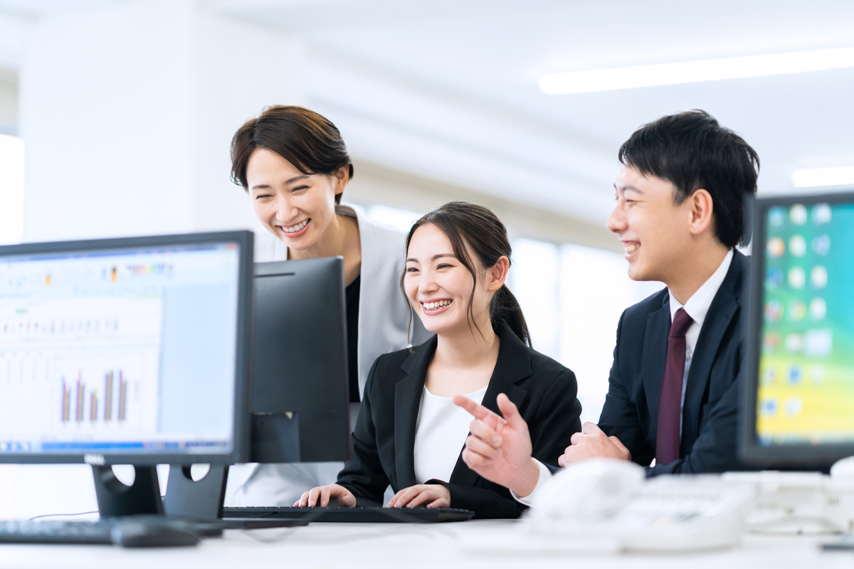 OJTとは? 意味や目的、実施するメリットと成功させるポイントを紹介