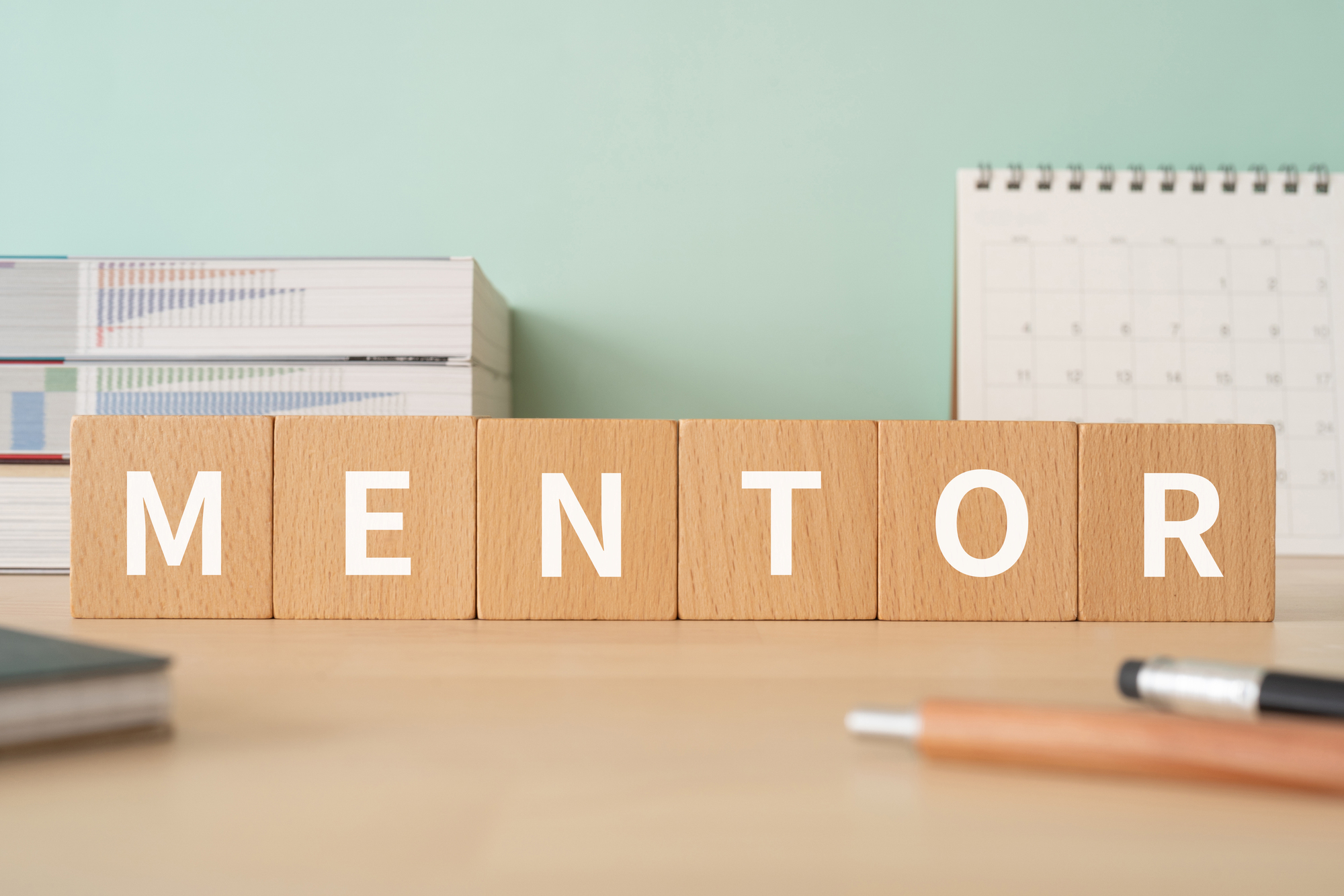 メンター制度とは?目的やメリット、デメリットを紹介_1