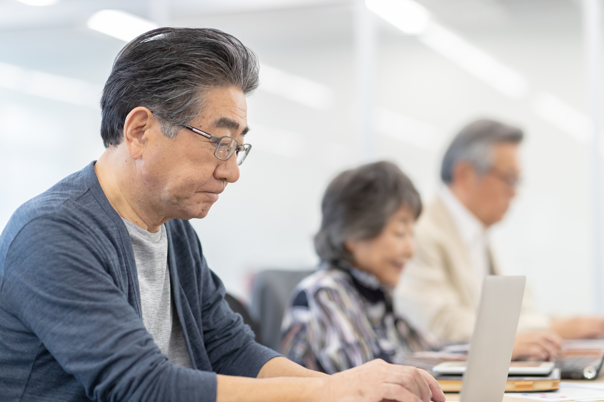 【2022年4月改正】在職定時改定とは?改正前との違いや企業が実施すべきことを解説_2