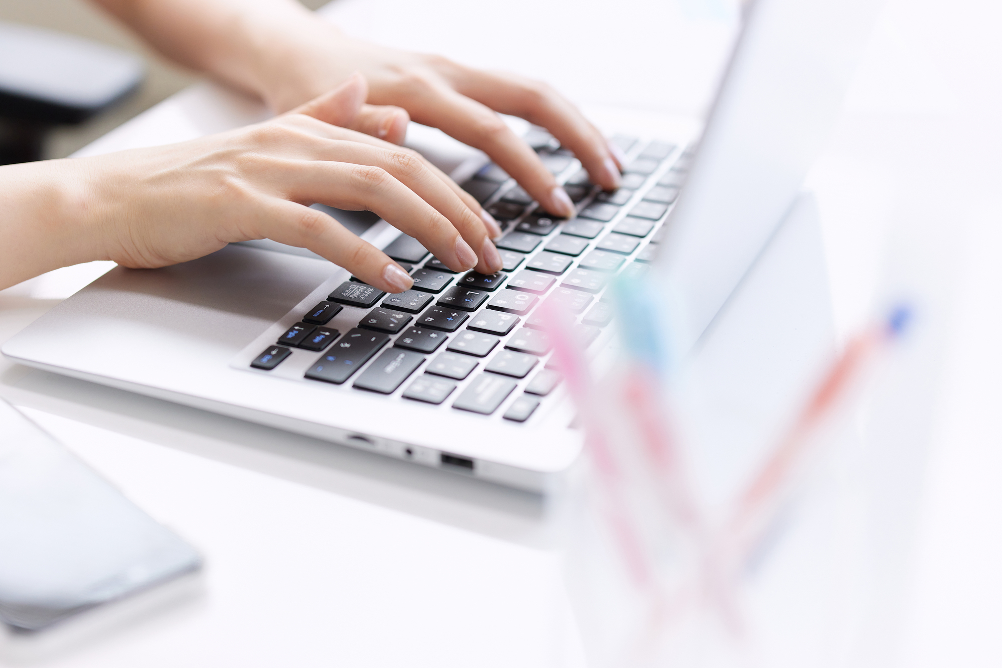 意外と知らない!ビジネスチャットのマナーと基本の書き方【例文付き】_2