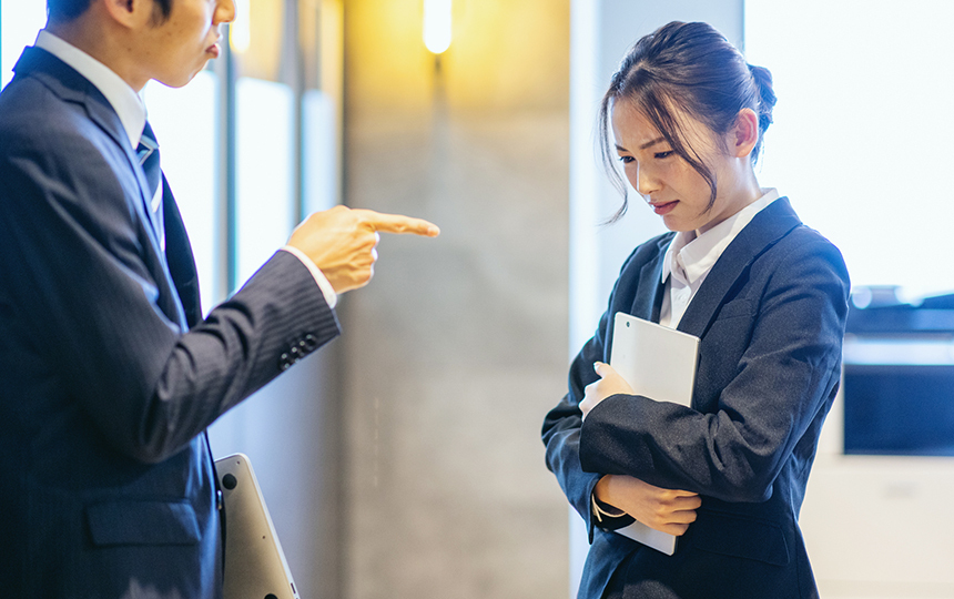 職場のハラスメント対策はどうすればいい?対策が必要な背景や企業が必要な取り組みについて解説