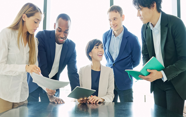 インクルージョンとは?ダイバーシティとの違い・企業のメリットを解説