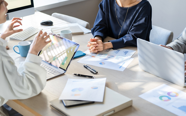 シェアードサービスとは?BPOとの違い・メリット・活用の流れを解説