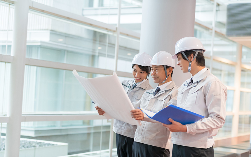 派遣と請負の違いとは?メリット・比較ポイント・活用の流れを解説